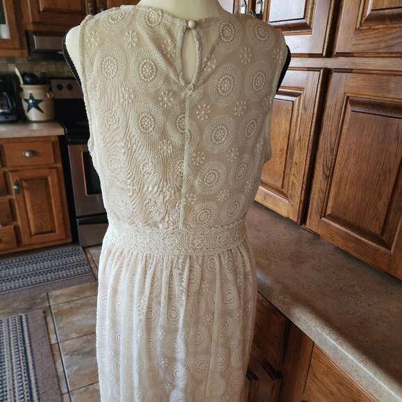 Altar'd State Ivory Floral Lace Sleeveless Dress Size L - Picture 6 of 8